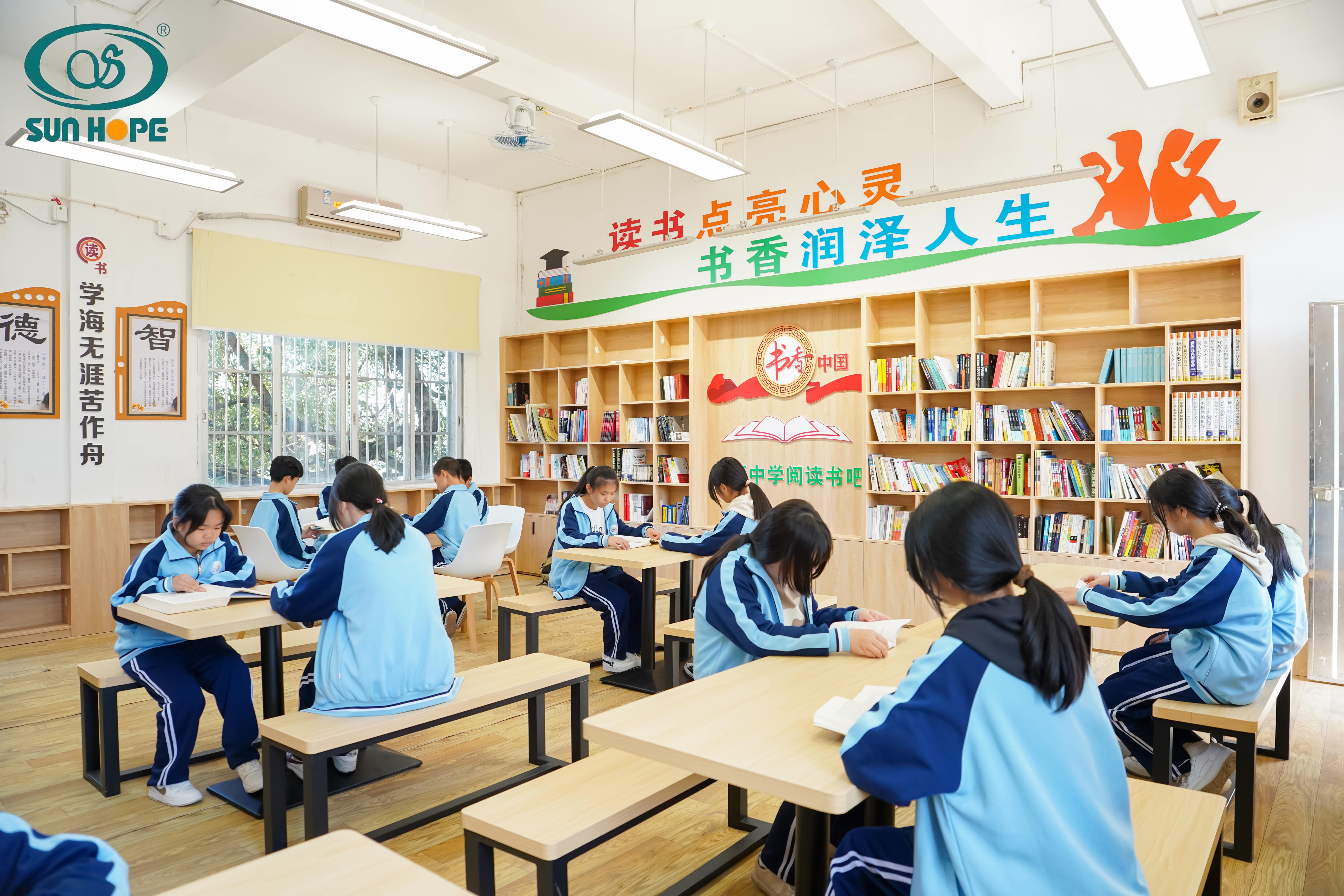天津高校大学生记者走进安博在线_安博在线(中国)公益小学开展“书香悦读，筑梦成长”活动